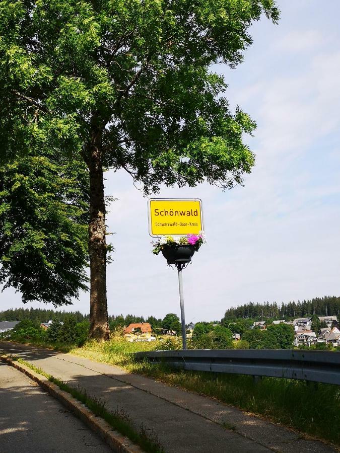 Appartment Leo Schönwalde Buitenkant foto